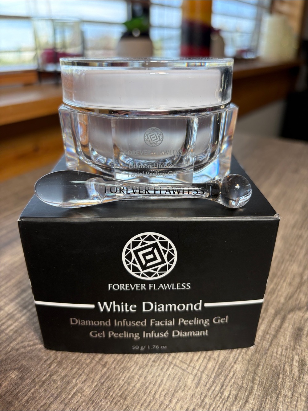 Forever Flwless White Diamond Infused Facial Peeling Gel
